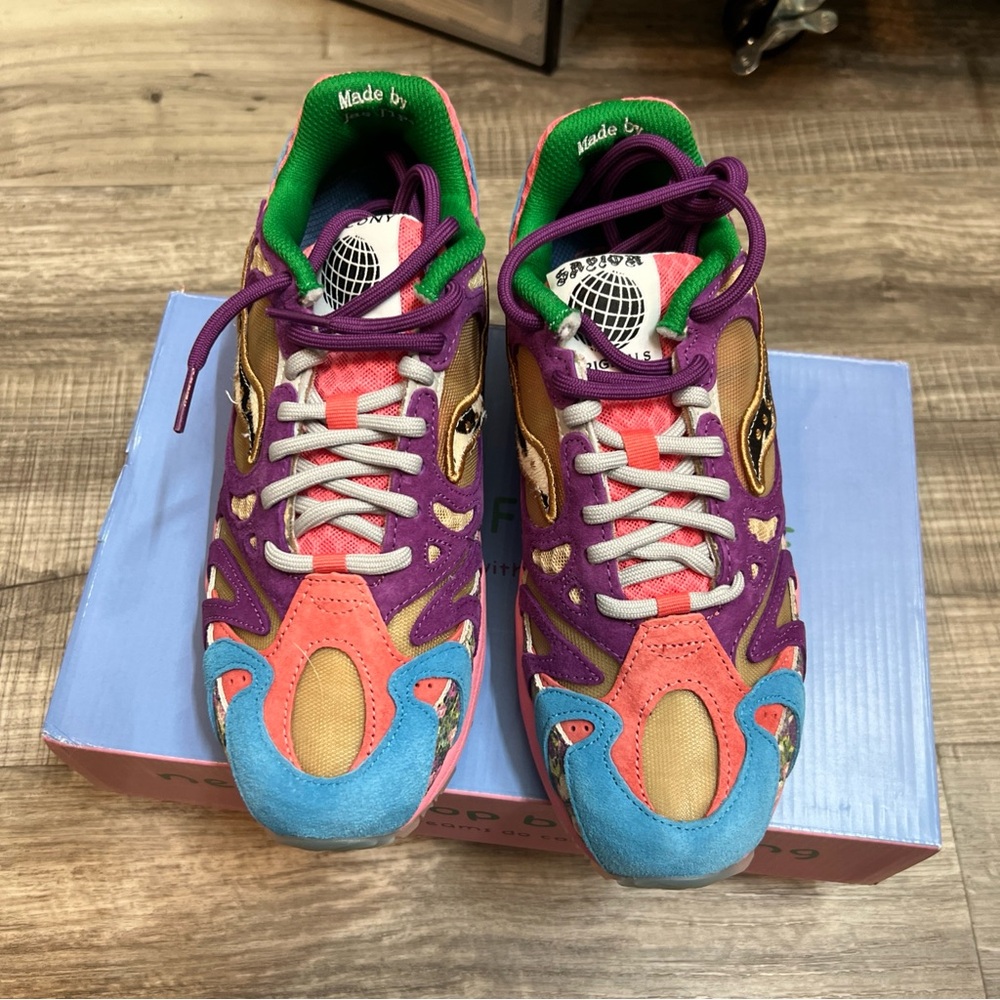 Size 8 Jae Tips first Saucony Collab. The shoe is DS never worn extra laces